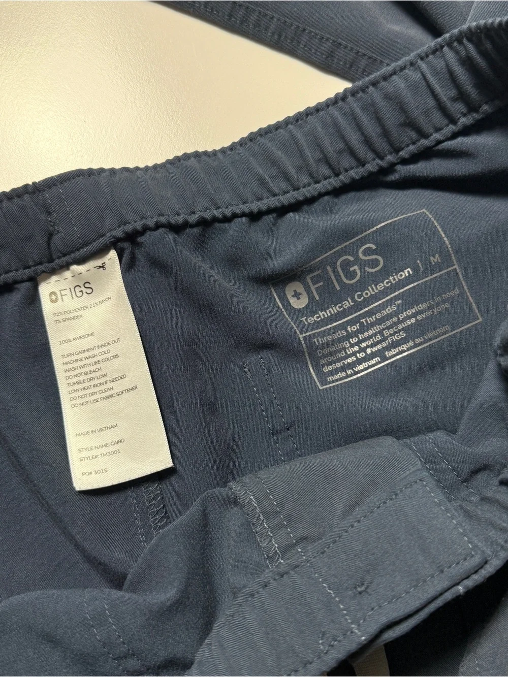 FIGS Cairo Cargo Scrub Pants Mens M Navy Blue Technical Collection Stretch
